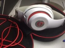 Beats Studio v2 Bílé