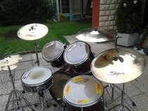 Prodám Bicí soupravu Tama + činely Zildjian