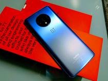 OnePlus 7T 8GB/128GB. Barva Glacier Blue.