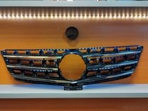 Prodám přední masku ( gril ) Mercedes Benz ML